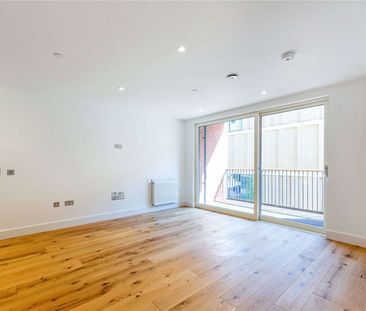 A modern one bedroom apartment - Photo 1