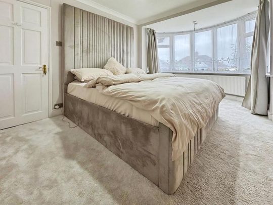 4 bedroom semi-detached house to rent - Photo 1