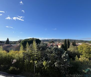 T2 lumineux Vue dégagée Centre-ville de la Londe les Mau - Photo 1