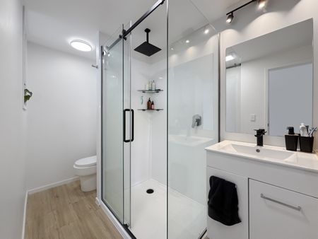 Welcome home to apartment 6 at 32 Akaroa Drive - Photo 4