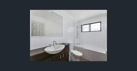 9/44 Wickham Street, Morningside, Qld 4170 - Photo 2