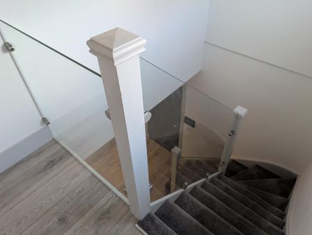 3 bedroom flat to rent - Photo 4