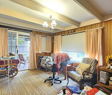 Retro Designed, Private, Quiet, North-facing Garden Home - Photo 2