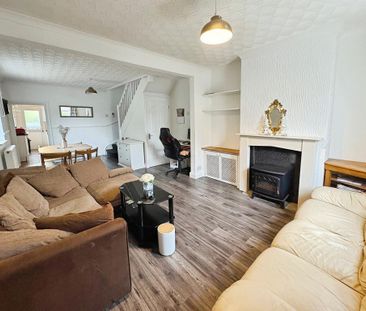 2 bedroom semi-detached house to rent - Photo 3