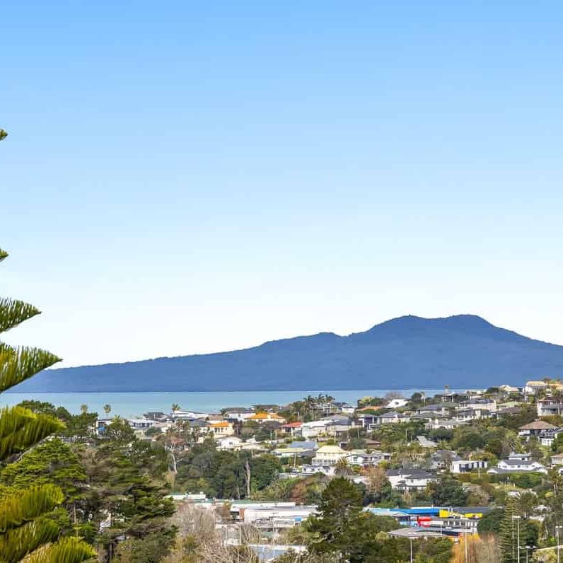 3 Bedrooms, Northcross - Photo 1