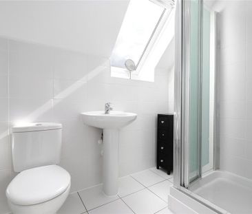 4 bedroom detached house to rent - Photo 3