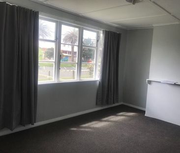 25 Kent Street,Patea - Photo 3