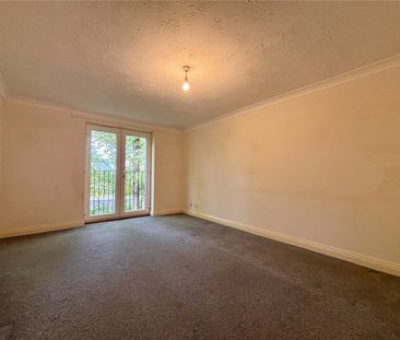 Gould Close, Newbury, Berkshire, RG14 - Photo 2