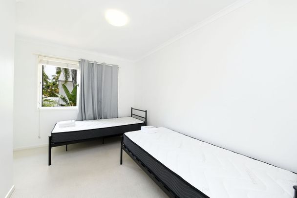 "Furnished 3 Bedroom Townhouse in the Oaks Sunshine Coast Oasis Resort" - Photo 1