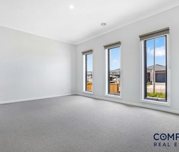 14 Gold Dust Rd, Beveridge VIC 3753 - House For Rent | Domain - Photo 5