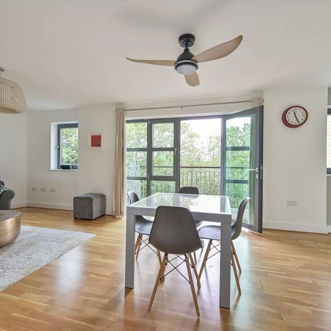 2 bedroom flat to rent - Photo 1