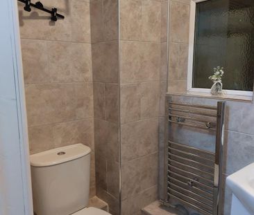 Room in a Shared House, Kenilworth Avenue, RG30 - Photo 6