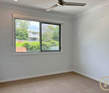 Modern 3-Bedroom Townhouse with 2 Bathrooms – Everton Park - Photo 3