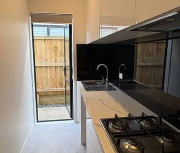 Brand new 2 bed granny flat with separate access - Photo 4