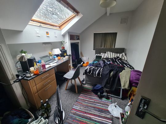 5 Bed - 20 Grove Gardens, Headingley, Leeds - LS6 4EG - Student - Photo 1