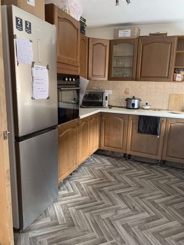 8 bedroom terraced house to rent - Photo 2