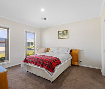 23 Nottingham Road, Thurgoona NSW 2640 - House For Rent | Domain - Photo 3