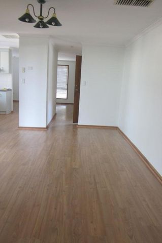 Neat 3 bedroom home - Photo 3