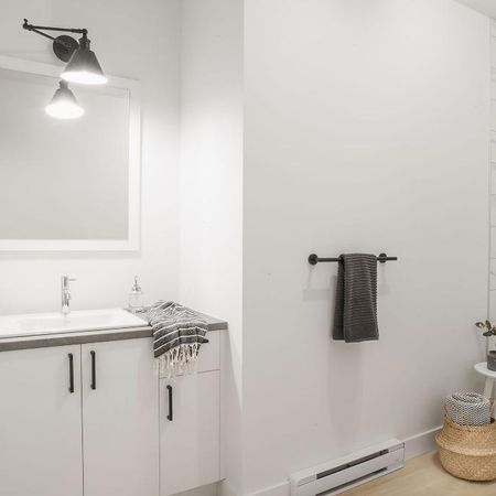 Aera Saint-Bruno / Condo 4 1/2 Libre dès maintenant - appartement / logement - Photo 4