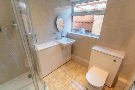 3 bedroom semi-detached house to rent - Photo 3