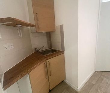 Studio to rent - Photo 6