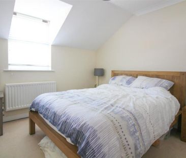 3 bedroom end of terrace house to rent - Photo 4