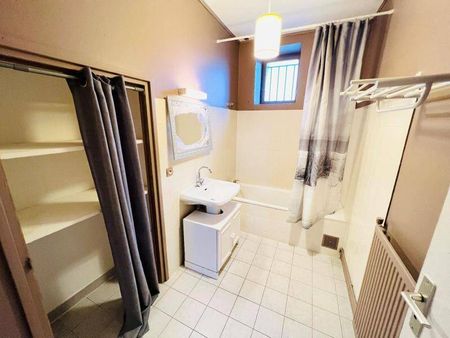 Appartement 5 pièces - 71000 Varennes-lès-Mâcon - Photo 4