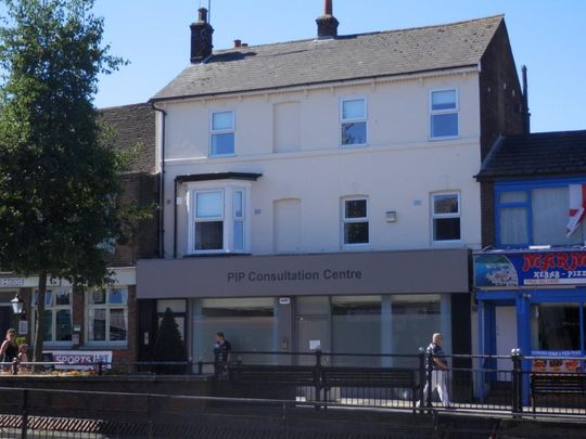 Studio to rent - Photo 1