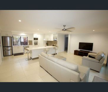 1/90 Westminster Ave, Golden Beach, Qld 4551 - Photo 2