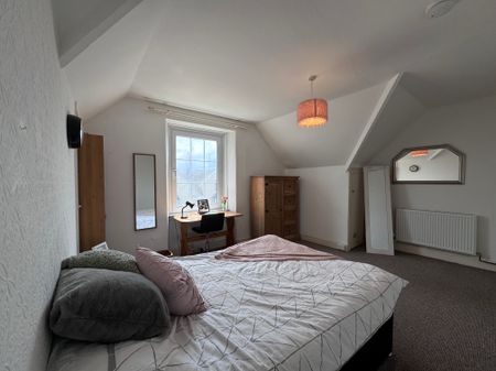 17 Headland Park Flat 2 - Photo 5