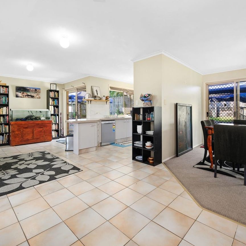 19 Greenacre Drive, Parkwood QLD 4214 - House For Rent | Domain - Photo 1