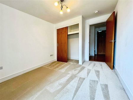 2 bedroom apartment to rent High Street, Poole, Dorset, BH15 - Photo 5