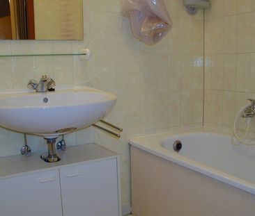 Studio op het gelijkvloers op een binnenplein met een aparte slaapk... - Photo 4