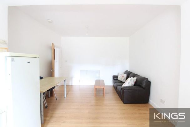 5 bedroom semi-detached house to rent - Photo 1