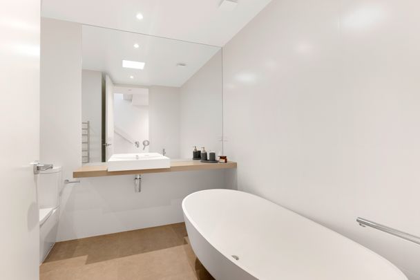 112 Neville Street, Middle Park VIC 3206 - Townhouse For Rent | Domain - Photo 1