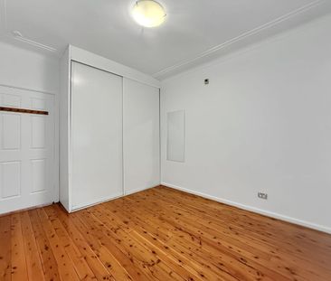 Spacious Four Bedroom Family Home in Bass Hill - Photo 3