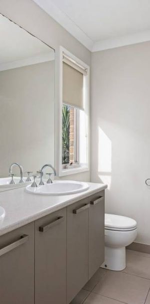 BEAUTIFUL 3 BEDROOM HOME THURGOONA - Photo 1