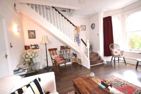1 bedroom flat to rent - Photo 2