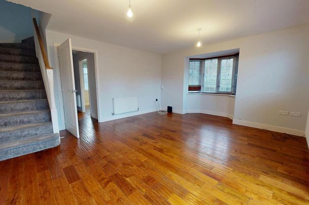 3 bedroom end of terrace house to rent - Photo 1