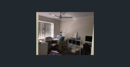 ✨ Everything Your Family Needs – Shops, Schools & Transport at Your Doorstep! ✨ - Photo 3