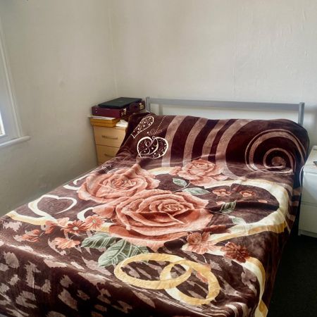 Room in a Shared House, Ivy Road, NW2 - Photo 3