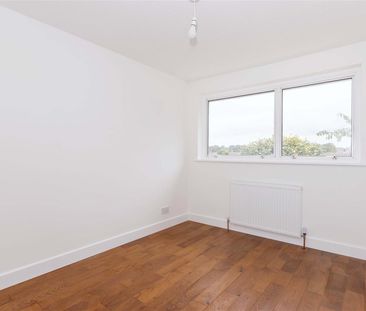 Lychpole Walk, Goring-By-Sea - Photo 6