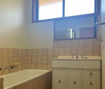 This spacious single level unit – Camberwell High School Zone - Photo 5