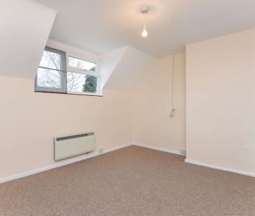 Two bedroom cottage with good sized garden and off road parking, in... - Photo 3