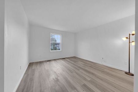 For Lease - 453 Crystal Drive Unit# Upper, Peterborough, Ontario - Photo 5