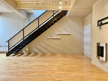 i-Zone Lofts 1159-1173 , #232 - Photo 4