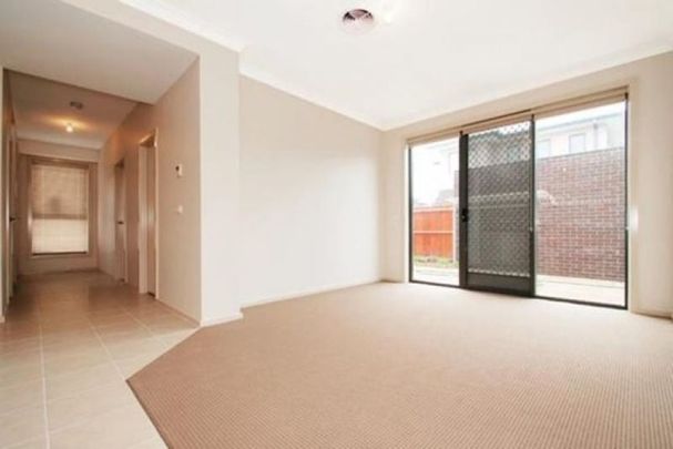 Quality Townhouse Living in a Desirable Parkside Location - Photo 1