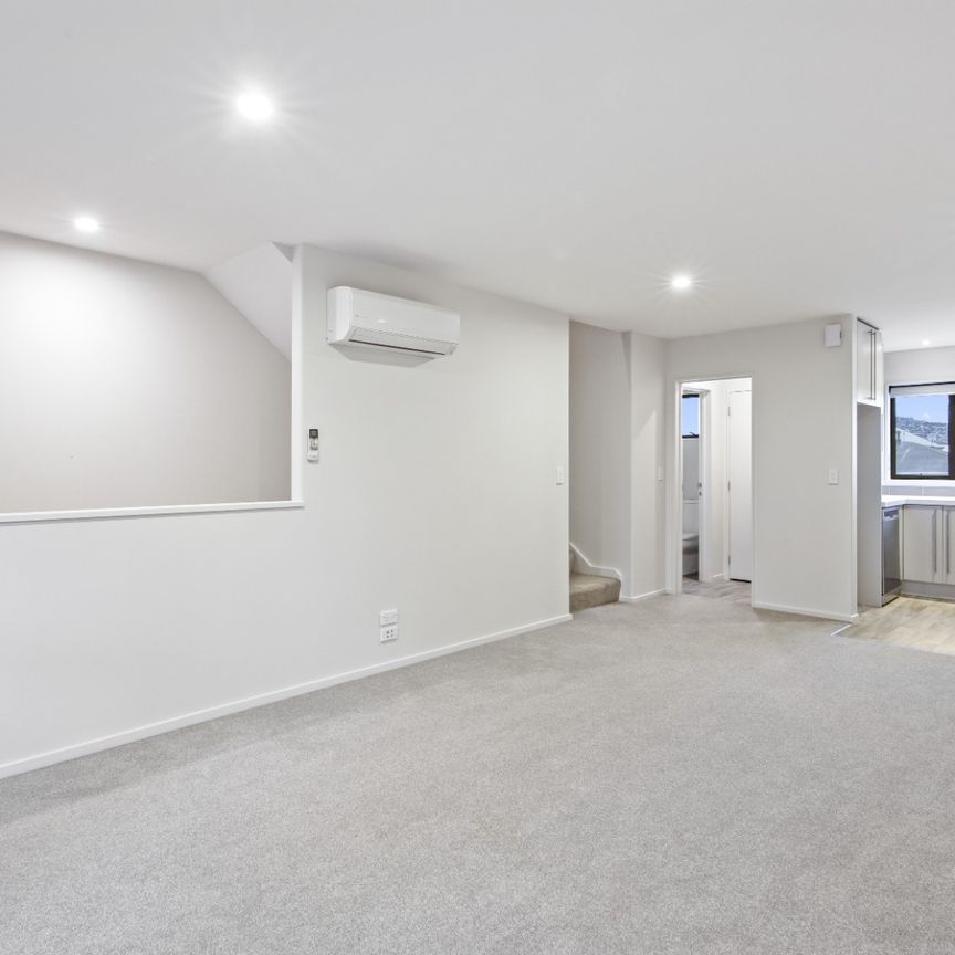 3 Bedroom, 3 Level Townhouse in Sydenham - Photo 1