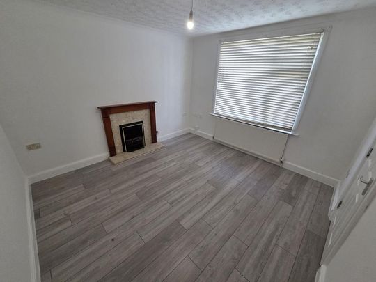 3 bedroom property to rent - Photo 1