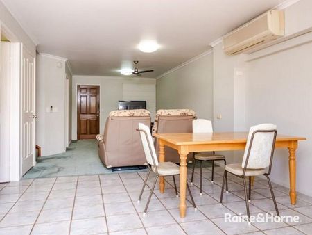 2/13 Yarroon Street, Gladstone Central, QLD 4680 - Photo 4